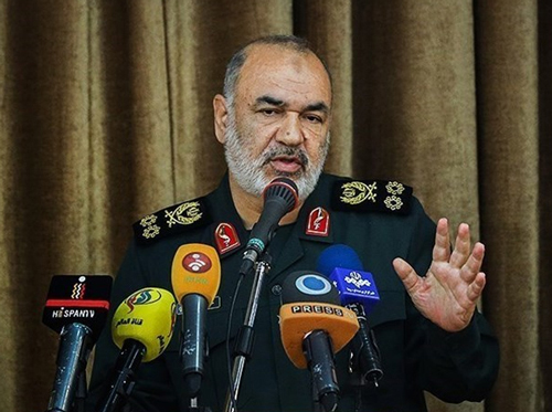 فرمانده سپاه: دشمن را در زمین و دریا خوار کردیم