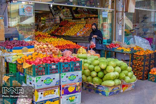 مردم حیرت&zwnj;زده از گرانی بازار شب یلدا