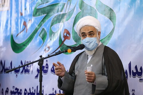 امام&zwnj;جمعه قزوین: کرونا نقش فتنه را بازی می&zwnj;کند