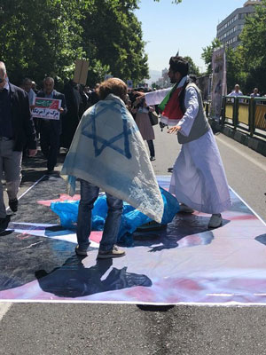 تصویر نتانیاهو و ترامپ زیر پای راهپیمایان روز قدس