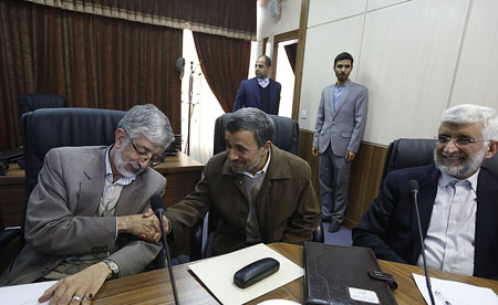 دعوای احمدی&zwnj;نژادی&zwnj;ها با حدادعادل به بهانه کرونا