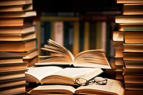 امروز کتاب بخرید، البته اگر بوی بنزین بگذارد
