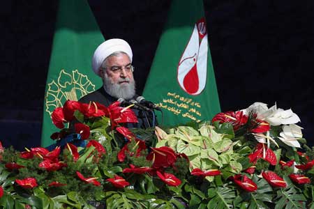 روحانی: در زمان قاجار و پهلوی دو سوم ایران جدا شد، آنها خیانت کردند