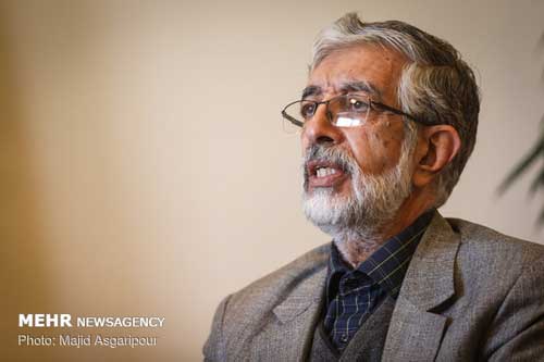 حدادعادل به احمدی&zwnj;نژاد: دست&zwnj;بوسی فرح دروغ است