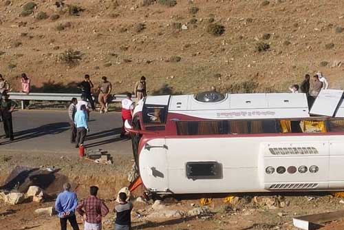اطلاعیه درباره علل حادثه اتوبوس خبرنگاران و سربازان