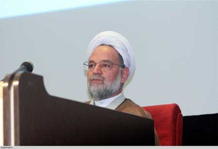 امام&zwnj;جمعه بجنورد: بدحجابی ویروس خطرناکی است