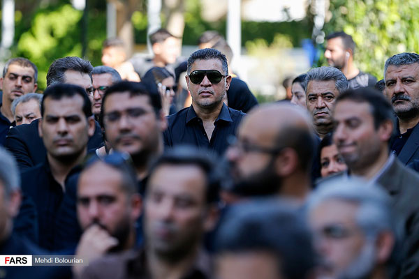 چهره&zwnj;ها در تشییع شادمانی؛ از عادل تا قالیباف