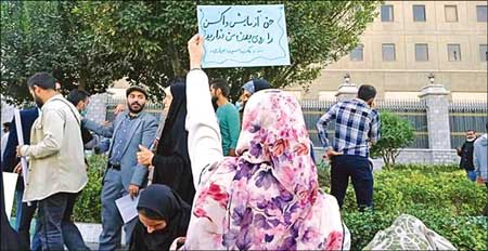 کاسبی میلیاردیِ گروههای مخالف واکسیناسیون کاسبی میلیاردیِ گروههای مخالف واکسیناسیون