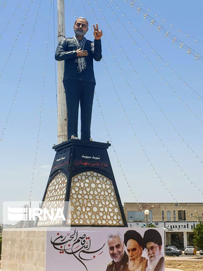 اعتراض و انتقاد به مجسمه سردار سلیمانی اعتراض و انتقاد به مجسمه سردار سلیمانی