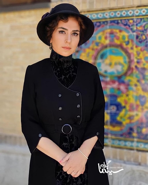 نمایی از تینا پاکروان در سریال «خاتون» نمایی از تینا پاکروان در سریال «خاتون»