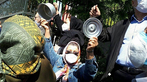 عکسی خاص از تجمع اعتراضی بازنشستگان عکسی خاص از تجمع اعتراضی بازنشستگان