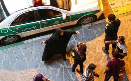 پلیس: گشت ارشاد با قدرت کارش را ادامه میدهد پلیس: گشت ارشاد با قدرت کارش را ادامه میدهد