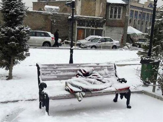 زمستون برای تو قشنگه، پشت شیشه… زمستون برای تو قشنگه، پشت شیشه...