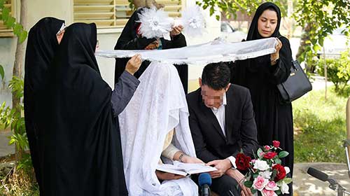 یک امامجمعه: به ازدواج اجباری، فکر مسکن باشید یک امامجمعه: به ازدواج اجباری، فکر مسکن باشید