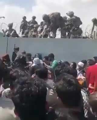 سرنوشت جالب کودکی که ویدئویش وایرال شد سرنوشت جالب کودک افغان که ویدئویش وایرال شد