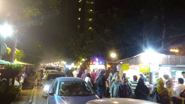شبهای روشن به خیابان ۳۰ تیر بازگشت زندگی به خیابان «سی تیر» بازگشت