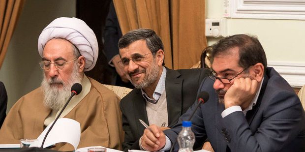 تذکر به احمدینژاد در مجمع تشخیص مصلحت