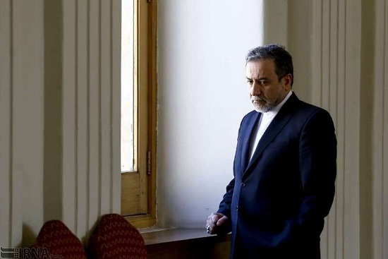 عراقچی با پیام روحانی به پاریس رفت عراقچی پیام روحانی را برای مکرون بُرد