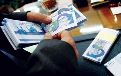 عیدی کارمندان قبل از ۲۲ بهمن واریز میشود عیدی کارمندان قبل از ۲۲ بهمن واریز میشود