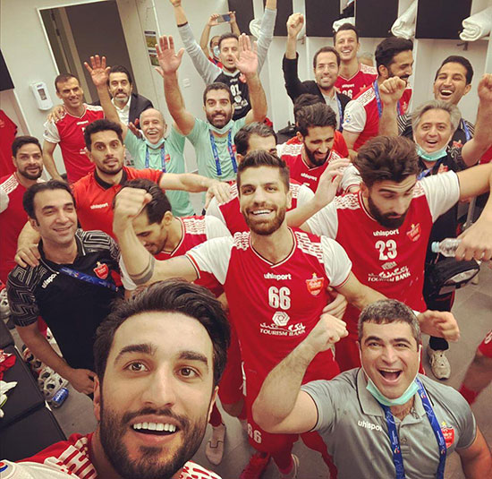 سلفی بازیکنان پرسپولیس پس از صعود به فینال